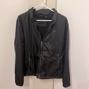 Calvin Klein Men’s Packable Featherweight Travel Jacket